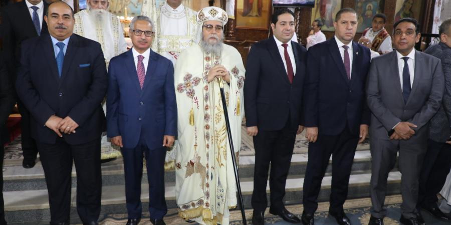 محافظ بني سويف وقيادات المحافظة يشهدون قداس عيد القيامة المجيد بمطرانية ببا