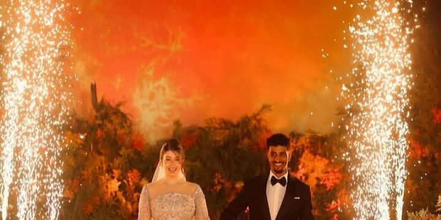 أحضان ورومانسية.. اللقطات الأولى من حفل زفاف البلوجر سلمى عبد العظيم