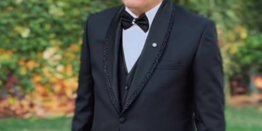 عمل الفريست لوك معاها.. فرحة وتأثر الفنان أشرف طلبة في حفل زفاف ابنته