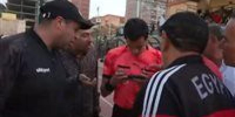 أزمات التحكيم تضرب دوري المحترفين.. قرار متضارب من الحكم عبدالعزيز السيد يؤدي إلي ازمة في لقاء طنطا ووي