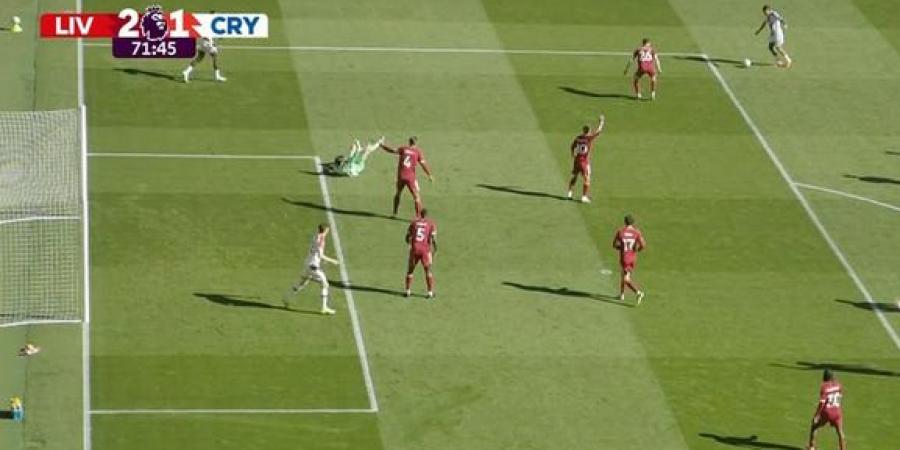 ليفربول ضد كريستال بالاس.. كريستال بالاس يسجل هدف غير أخلاقي في مرمى ليفربول بالدوري الإنجليزي الممتاز وغضب الجماهير