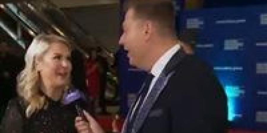 «سيكون هناك رصاص الليلة».. هل تنبأت متحدثة البيت الأبيض بهجوم فندق هيلتون؟