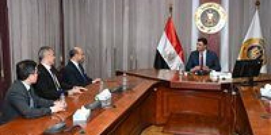وزير الصناعة يبحث مع وفد مجموعة صافولا للأغذية أنشطة المجموعة في مصر وخططها التوسعية المستقبلية