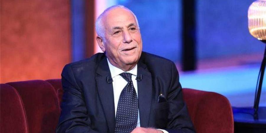 حسين لبيب يعود بعد العملية الجراحية ويطمئن على استعدادات الزمالك