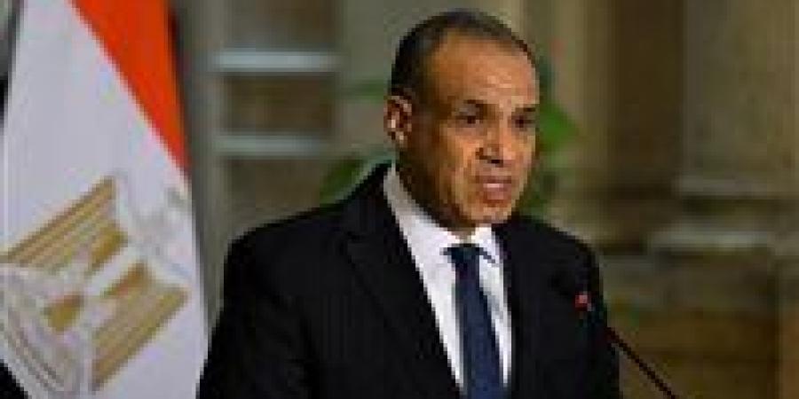 مصر ترفع شعار «لا للحرب».. وزير الخارجية يفتح قنوات الحوار مع 6 عواصم