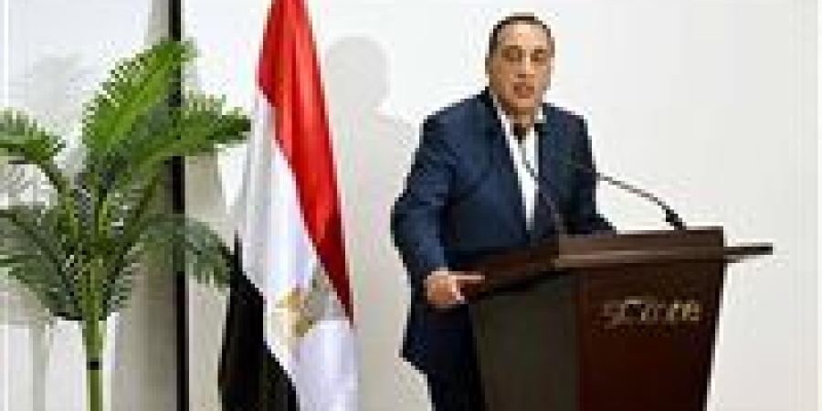 رئيس وزراء قطر يعزي مدبولي في وفاة والده ويبحثان سبل تعزيز التعاون