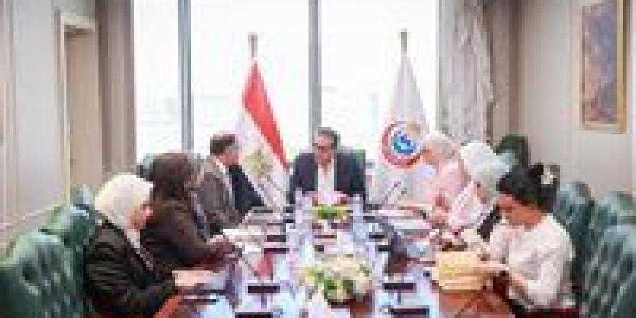 وزير الصحة يبحث تعزيز التعاون مع مركز السياسات الاقتصادية بالمعهد القومي للتخطيط