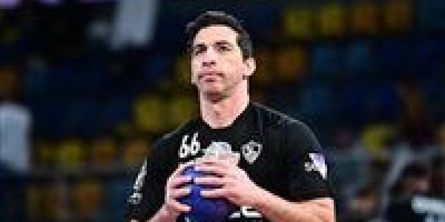 أحمد الأحمر أسطورة كرة اليد يعلن رحيله عن الزمالك