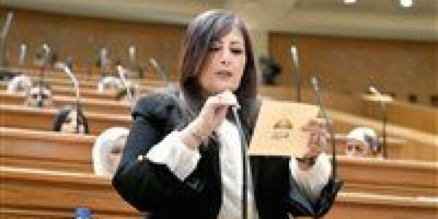 إليزابيث شاكر: منحة العمالة غير المنتظمة وزيادة التعويضات خطوات جادة نحو العدالة الاجتماعية