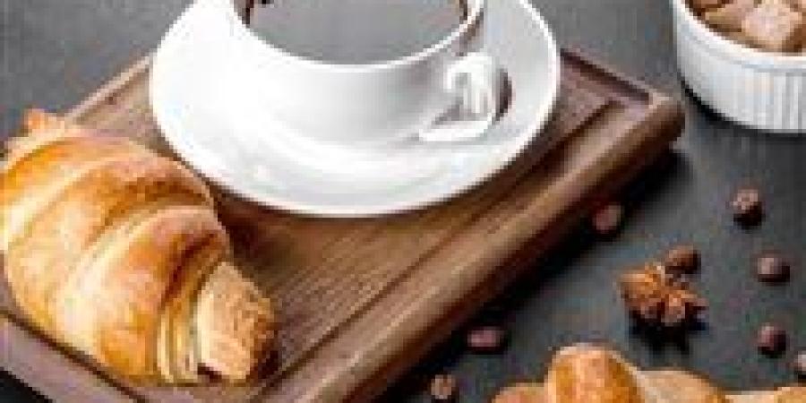 "قنبلة الصباح".. عادة ترفع سكر الدم وتسرق طاقتك قبل بدايه يومك