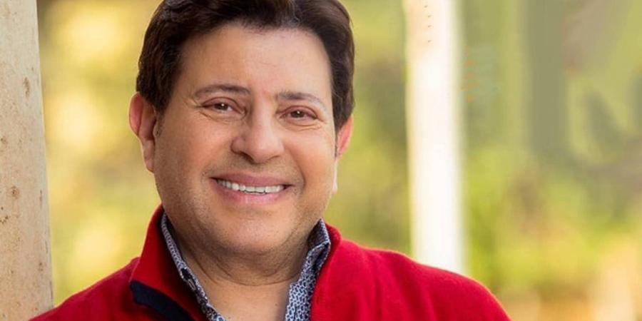 هل كان هاني شاكر يضع “زمّارة” في حنجرته لتقليد العندليب؟.. القصة الكاملة