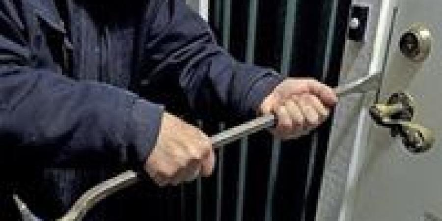 "اتقفش فوق السطح".. سقوط لص مواسير وأسلاك داخل استوديو مصر بالطالبية