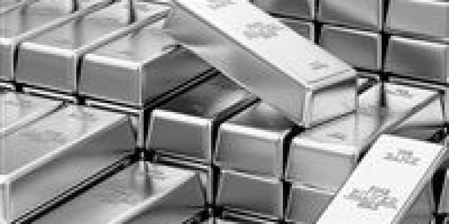 هبوط نسبة الذهب إلى الفضة من 62:1 إلى 55:1 يدعم توقعات صعود المعدن الأبيض