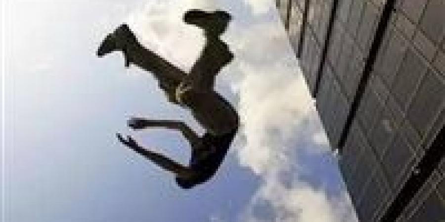 خلافات أسرية تنتهي بسقوط سيدة من الطابق الثاني في 6 أكتوبر