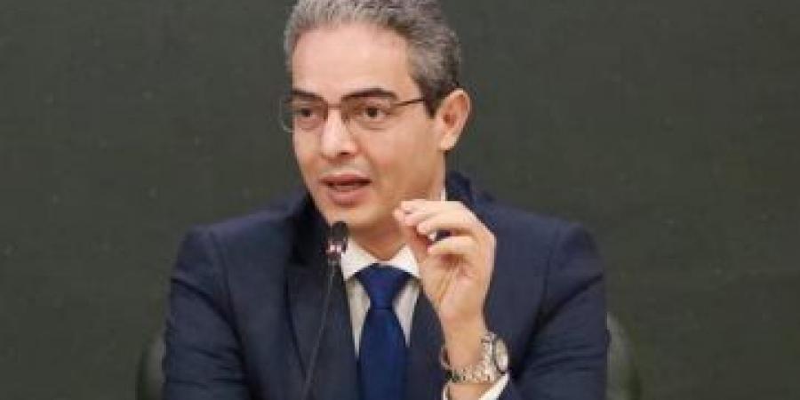 منتحل صفة إعلامي.. نقيب الاعلامين يرد على شكوي أشرف زكي ضد مذيع الجنازات| خاص