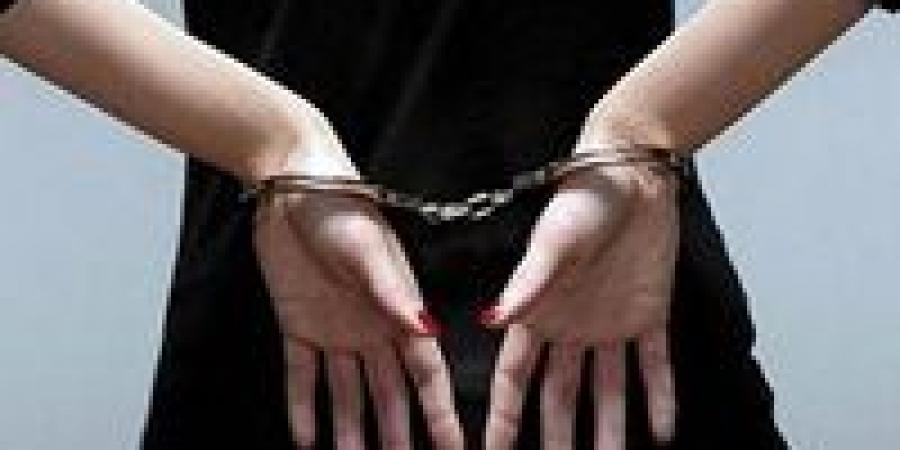 "أنا مش دكتورة".. منة ياسر تدافع عن نفسها أمام التحقيقات