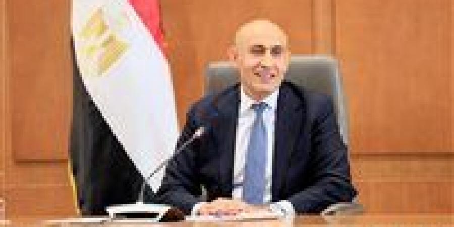حافز إثابة 2000 جنيه لرؤساء اللجان والمراقبين الأوائل بامتحانات الدبلومات الفنية 2026.. و1000 جنيه للملاحظين