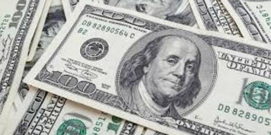 الدولار يتذبذب مع ترقب المستثمرين لتوقعات الفائدة وتوترات الشرق الأوسط