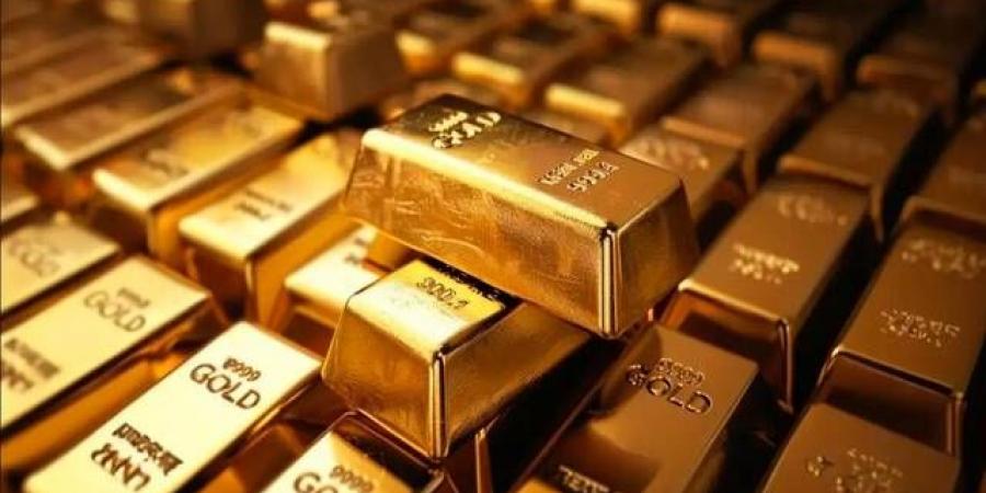 الذهب يتراجع مع توقعات رفع الفائدة وتوترات الأسواق العالمية