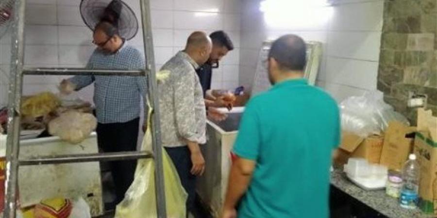 التحفظ على لحوم وكبدة وحواوشي وقطع دجاج فاسدة في حملة تموينية بالفيوم