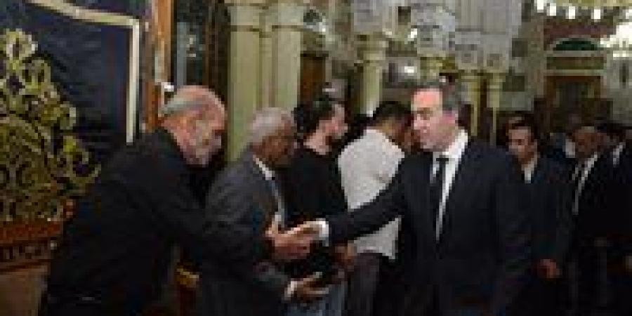 الأمين العام لمجلس النواب يقدم واجب العزاء في الزميل مصطفى الشربيني