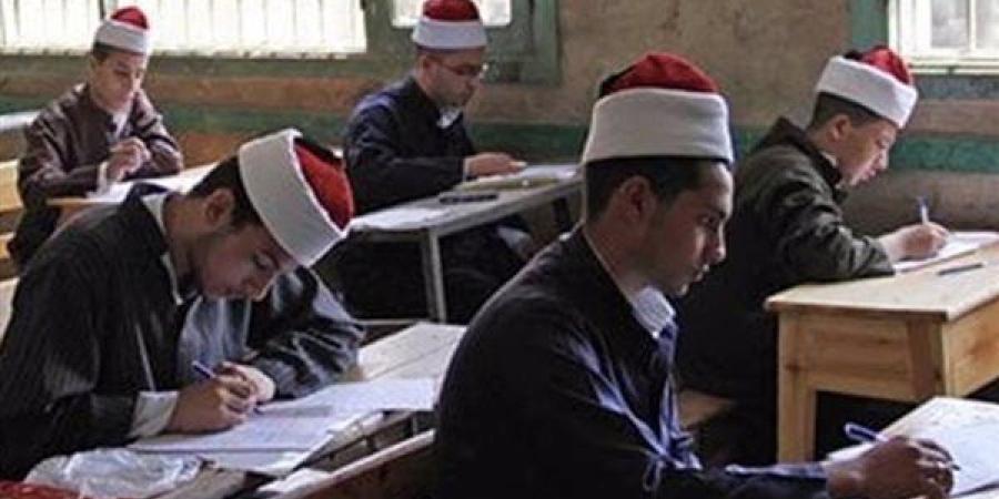 الأسئلة غير مباشرة، طلاب الثانوية الأزهرية يشتكون من صعوبة التاريخ (فيديو)