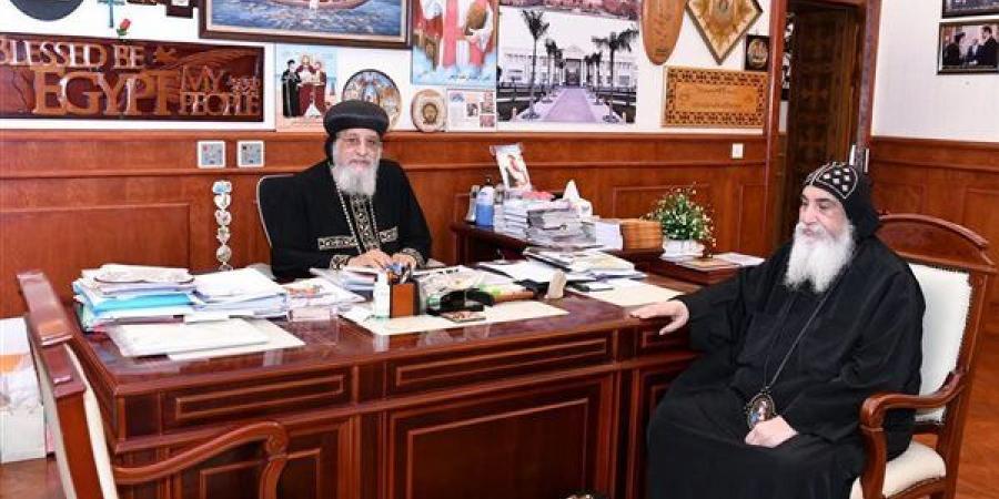 البابا تواضروس يتلقى تقريرا عن دير الأنبا بولا البحر الأحمر