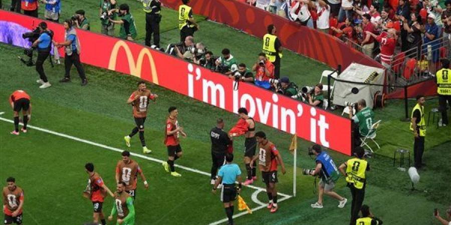 من قلب الملعب، فرحة لاعبي منتخب مصر بالهدف الثاني في شباك نيوزيلندا (صور)