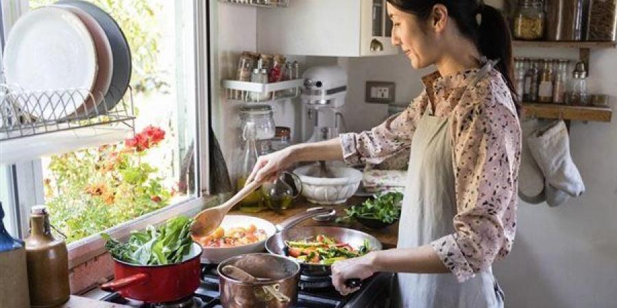 حيل ذكية تساعدك على تقليل حرارة المطبخ أثناء الطهي