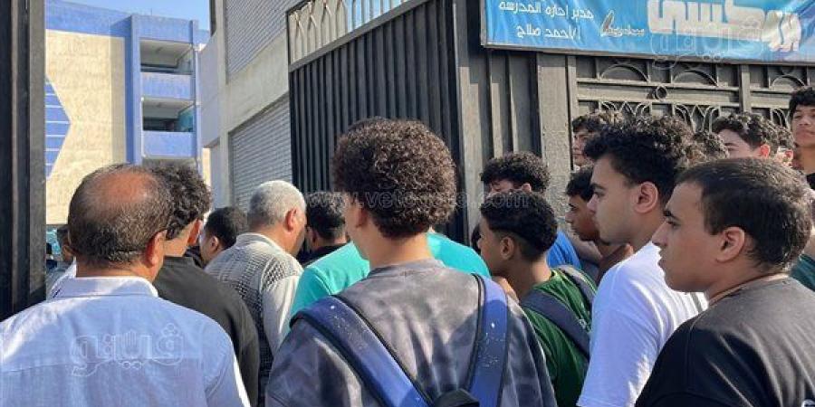 الثانوية العامة 2026، بدء دخول الطلاب لجان «الطبري» ومتابعة ميدانية من قيادات التعليم بمصر الجديدة (صور)