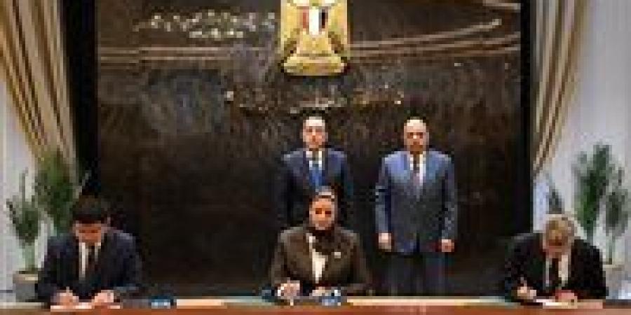 رئيس الوزراء يشهد توقيع مذكرة تفاهم لإنشاء أول مصنع لتوربينات الرياح.. ومشروع طاقة رياح بقدرة 2000 ميجاوات