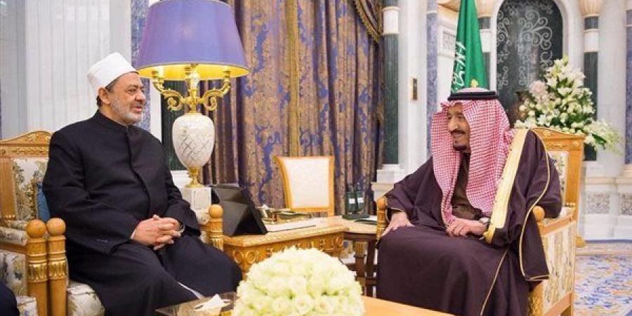 شيخ الأزهر والمفتي يعزيان خادم الحرمين وولي العهد في ضحايا حادث طائرة أرامكو