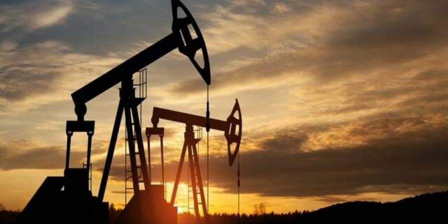 أسعار النفط تتراجع وسط ترقب لنتائج المحادثات الإيرانية في الدوحة