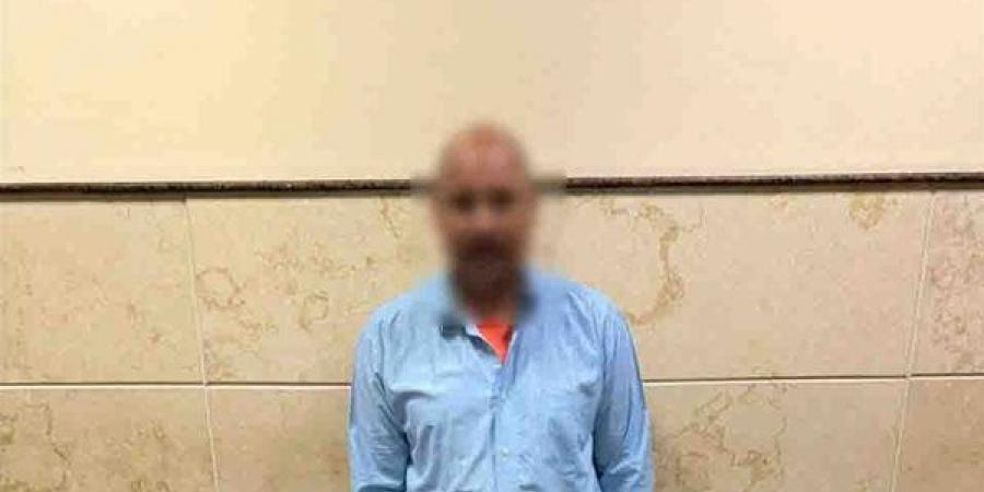سقوط عامل بتهمة سرقة مبلغ مالي من داخل سيارة ربع نقل في البحيرة