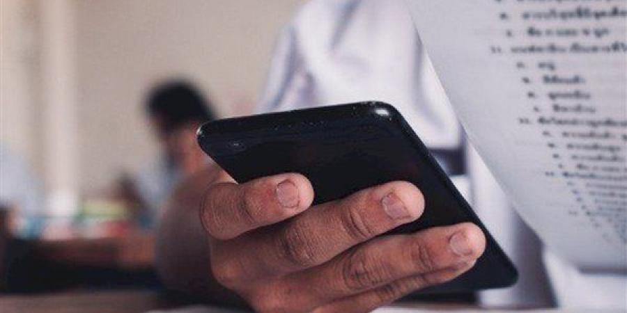 شاومينج تزعم تداول أسئلة وإجابات امتحان الإنجليزي لطلاب الثانوية العامة 2026، والتعليم تحقق