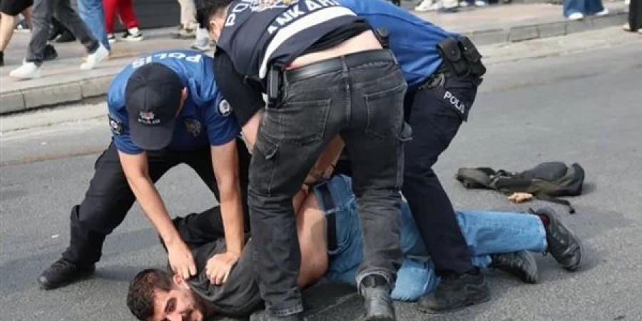 مظاهرات ضد قمة الناتو في تركيا، واتهام للسلطات باعتقال نشطاء الحزب الشيوعي