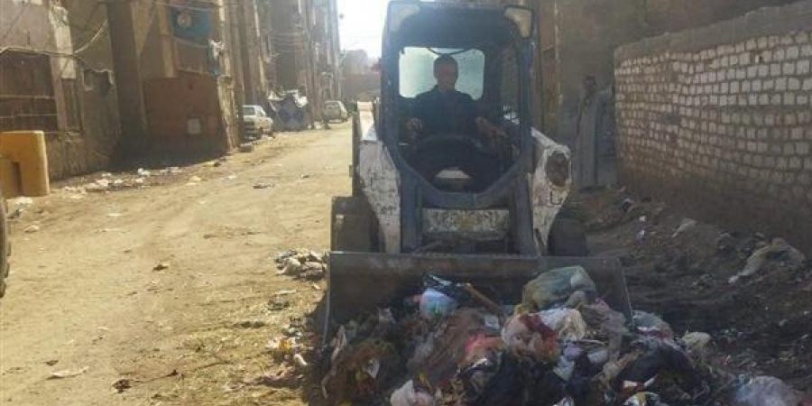 محافظ أسيوط: تكثيف حملات النظافة ورفع المخلفات لتحسين المظهر الحضاري بأبوتيج