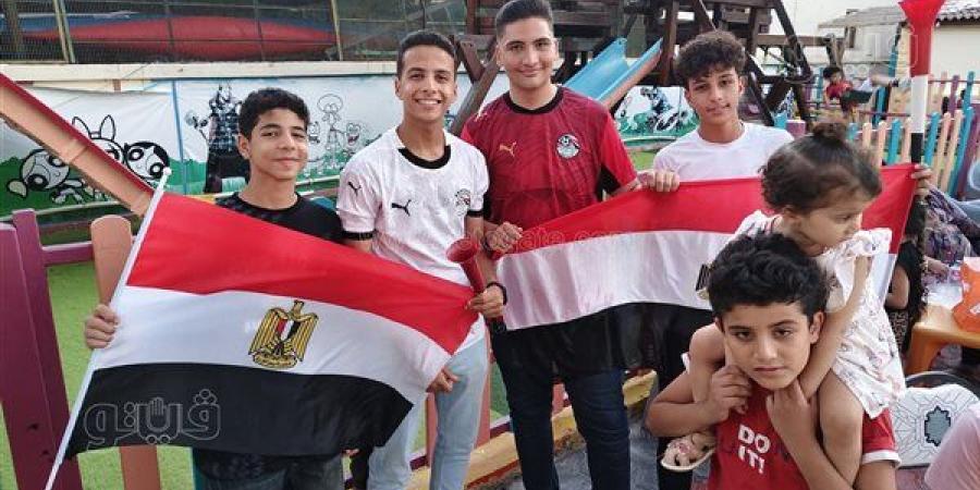 شباب نادي السلام ببورفؤاد يشعلون الأجواء أثناء مباراة مصر والأرجنتين (فيديو)