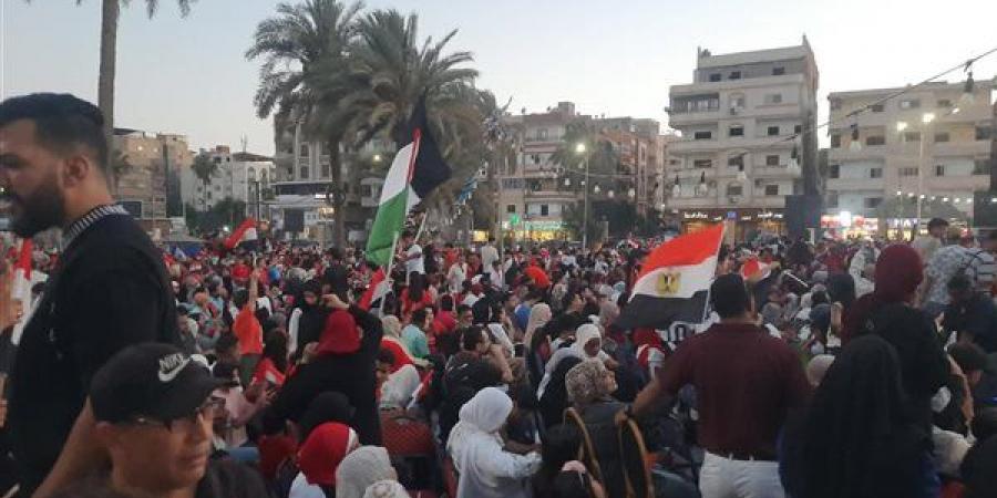 أعلام مصر تعانق علم فلسطين، جماهير الإسماعيلية يهتفون بالنصر لمصر في مباراة الأرجنتين