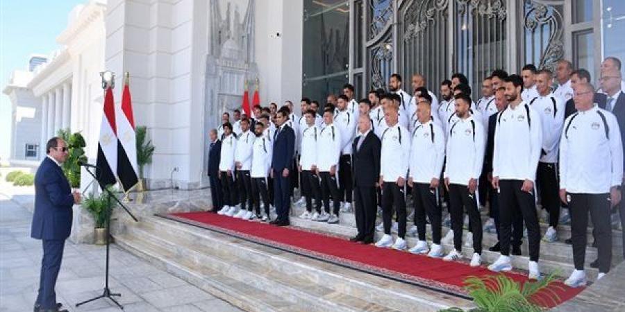 أخبار الرياضة اليوم: الرئيس السيسي يكرم بعثة منتخب مصر.. الرياض السعودي يقترب من صرف النظر عن ضم تريزيجيه.. وتطورات شركة الكرة بالزمالك.. رئيس "فيفا" يوجه رسالة خاصة لمنتخب مصر