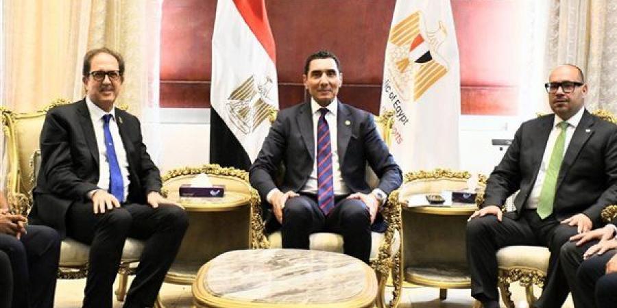 وزير الشباب يبحث مع رئيس الأنوكا زيادة ألعاب دورة أفريقيا المؤهلة لأولمبياد 2028