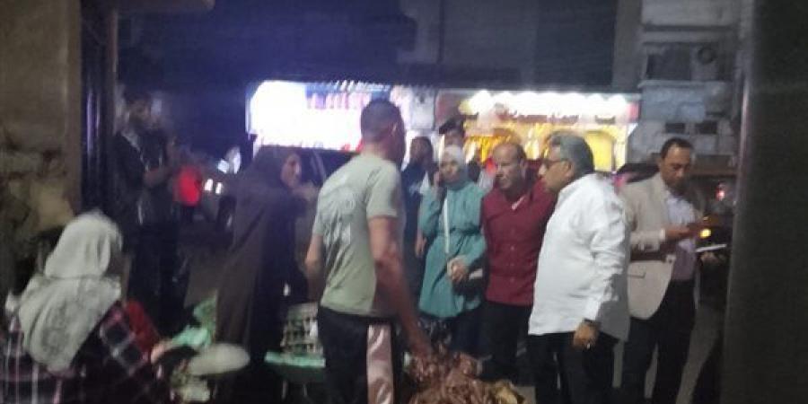 محافظ الدقهلية يتفقد السوق الحضاري بطلخا ويشدد على منع الباعة الجائلين (صور)