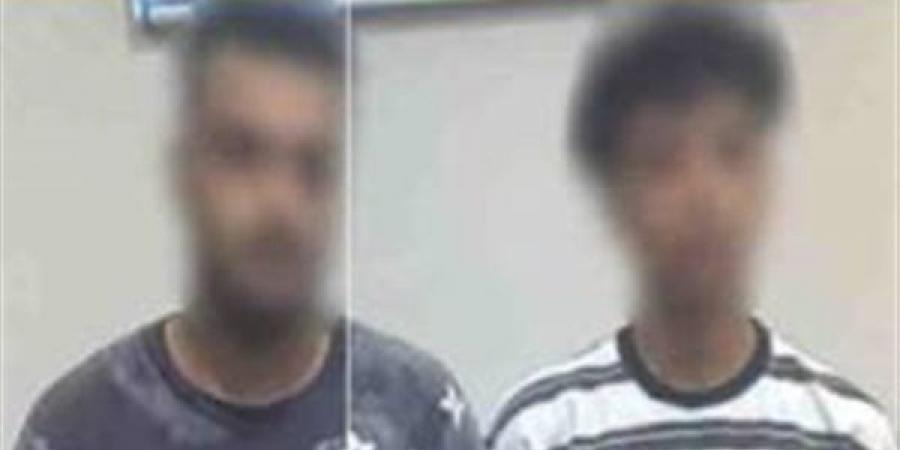 "احمِ نفسك بمطواة وصاعق"، سقوط أباطرة تجارة السلاح "دليفري" على السوشيال ميديا