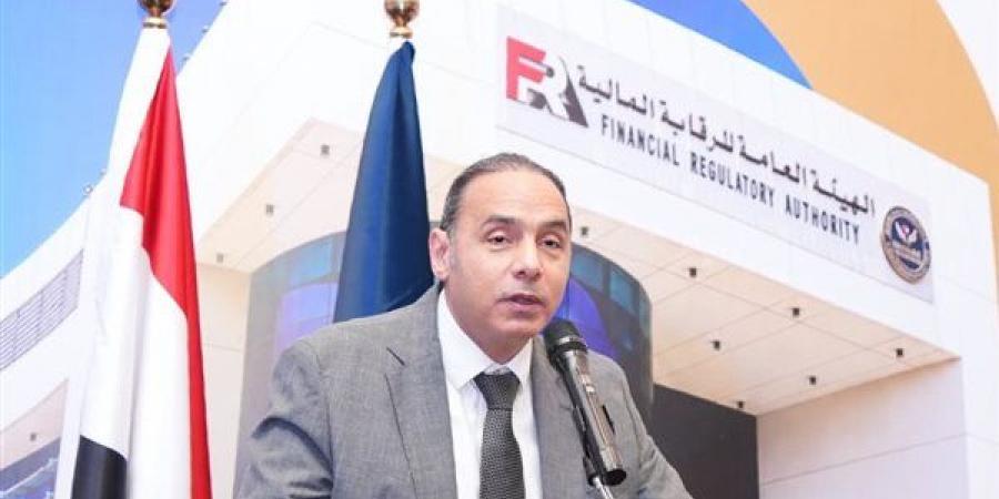 الرقابة المالية تجيز لمراقب الحسابات مراجعة خمسة صناديق استثمار في وقت واحد