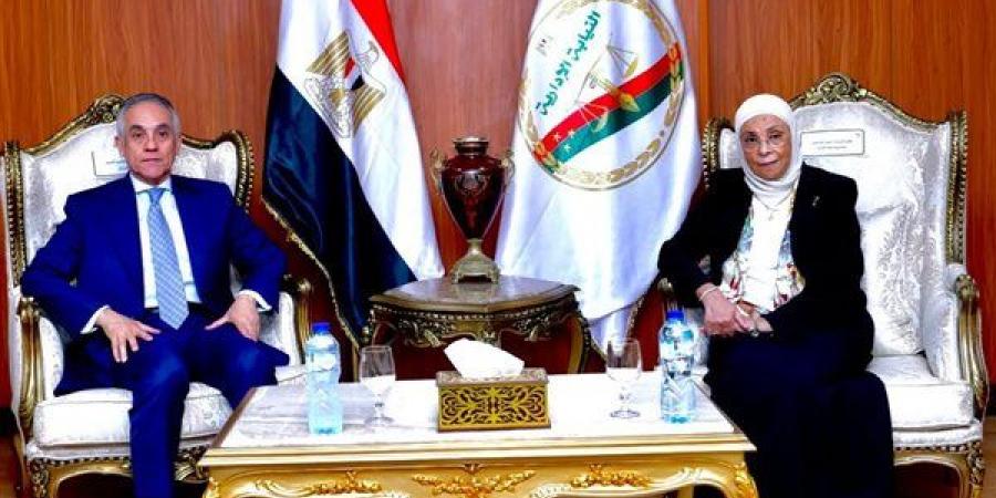 مهنئا رئيسة النيابة الإدارية، وزير العدل: دور الهيئة محوري لحماية المال العام وضبط الأداء