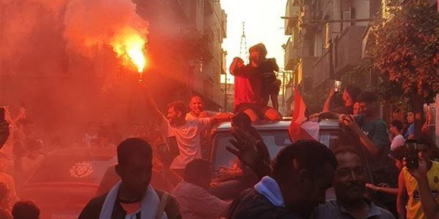 بالمزمار والطبلة، إمام عاشور يشعل أجواء الاحتفال في مسقط رأسه بالسنبلاوين (فيديو وصور)
