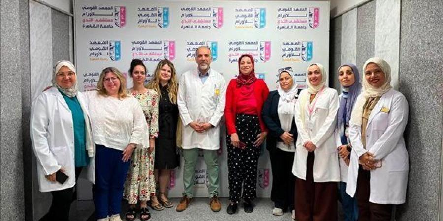وفد من جامعة غرب أتيكا اليونانية يزور مستشفى الثدي بالقومي للأورام لبحث التعاون