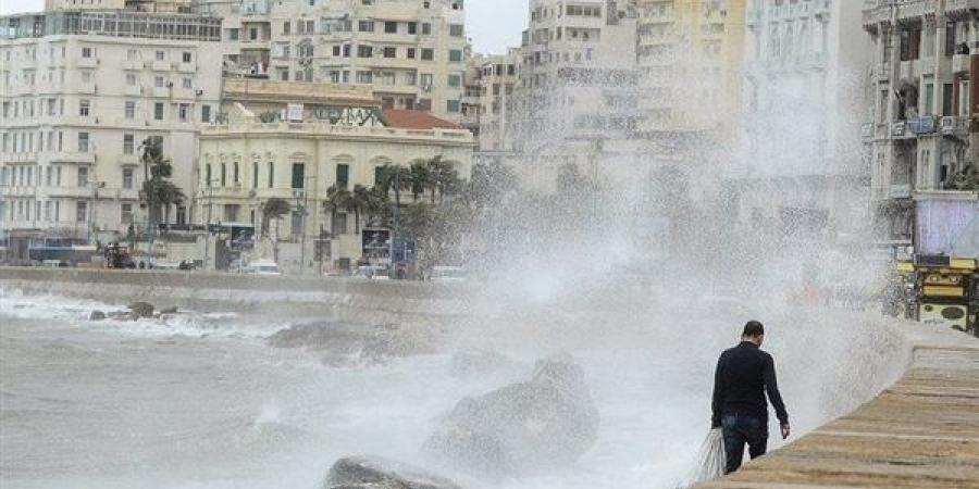 الأرصاد الجوية: شبورة مائية صباح غد السبت على الطرق بهذه المحافظات