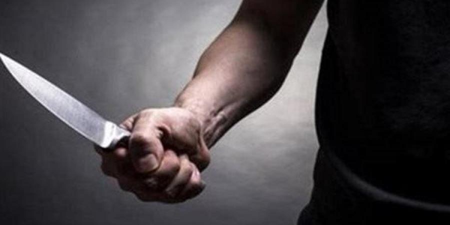 رفضت الزواج منه، السجن المشدد 15 عامًا لشاب شرع في قتل سيدة بثلاث طعنات أمام طفلها بالإسكندرية
