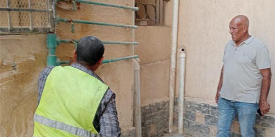 حملة لإزالة وصلات المياه المخالفة وتحصيل المديونيات بمدينة بدر